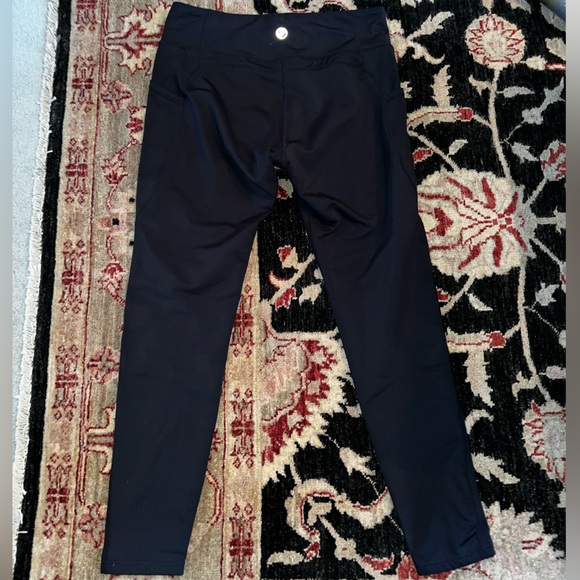Women’s Large Black Fleece Lined Leggings! - Picture 3 of 6